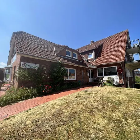 6 Im Haus Sylvia, *